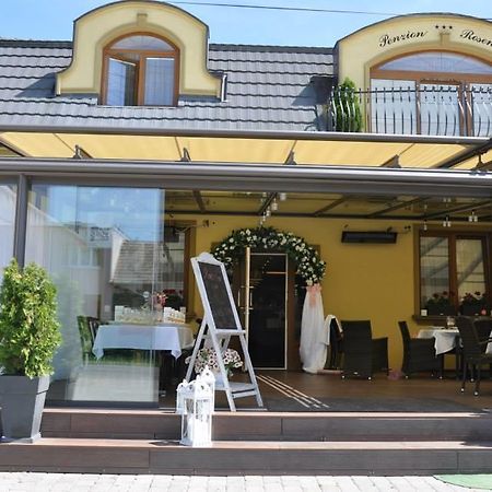 Penzion Rosenthal Ruzindol Exteriér fotografie